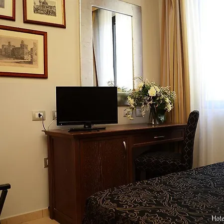 Vittorio Emanuele 3* ساساري